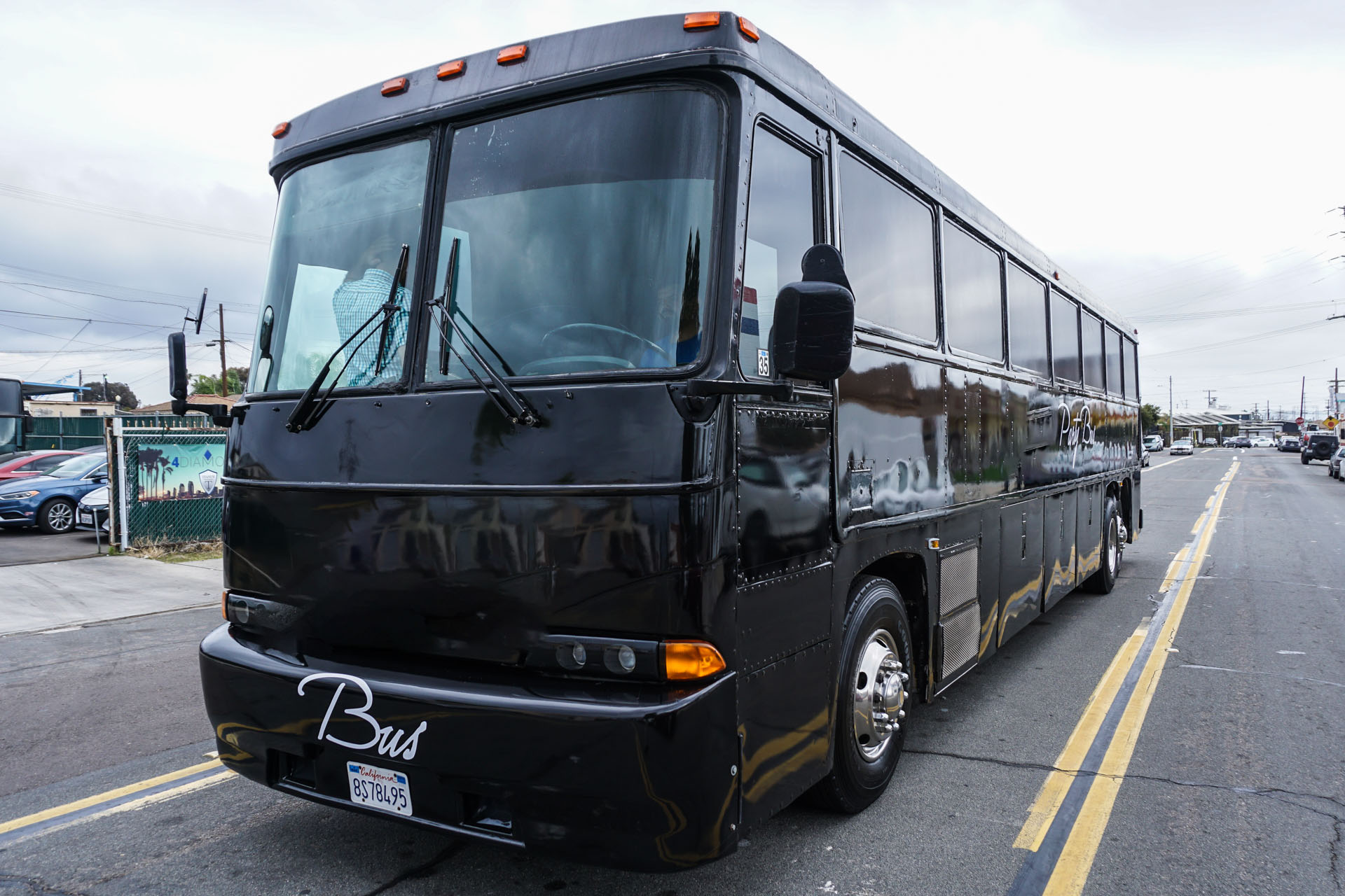 Black Pearl Bus